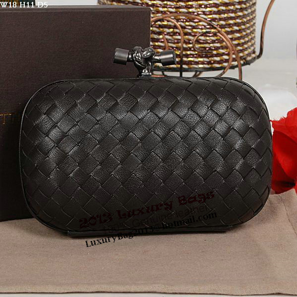 Bottega Veneta Intrecciato Sheepskin Impero Ayers Knot Clutch 11308 Black Bottega Veneta Intrecciato Sheepskin Impero Ayers Knot Clutch 11308 Black
