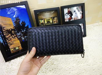 Bottega Veneta Intrecciato Calfskin Zip Around Wallet BV5815 Black Bottega Veneta Intrecciato Calfskin Zip Around Wallet BV5815 Black