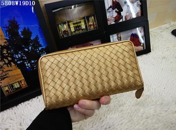 Bottega Veneta Intrecciato Nappa Zip Around Wallet BV5808 Gold Bottega Veneta Intrecciato Nappa Zip Around Wallet BV5808 Gold