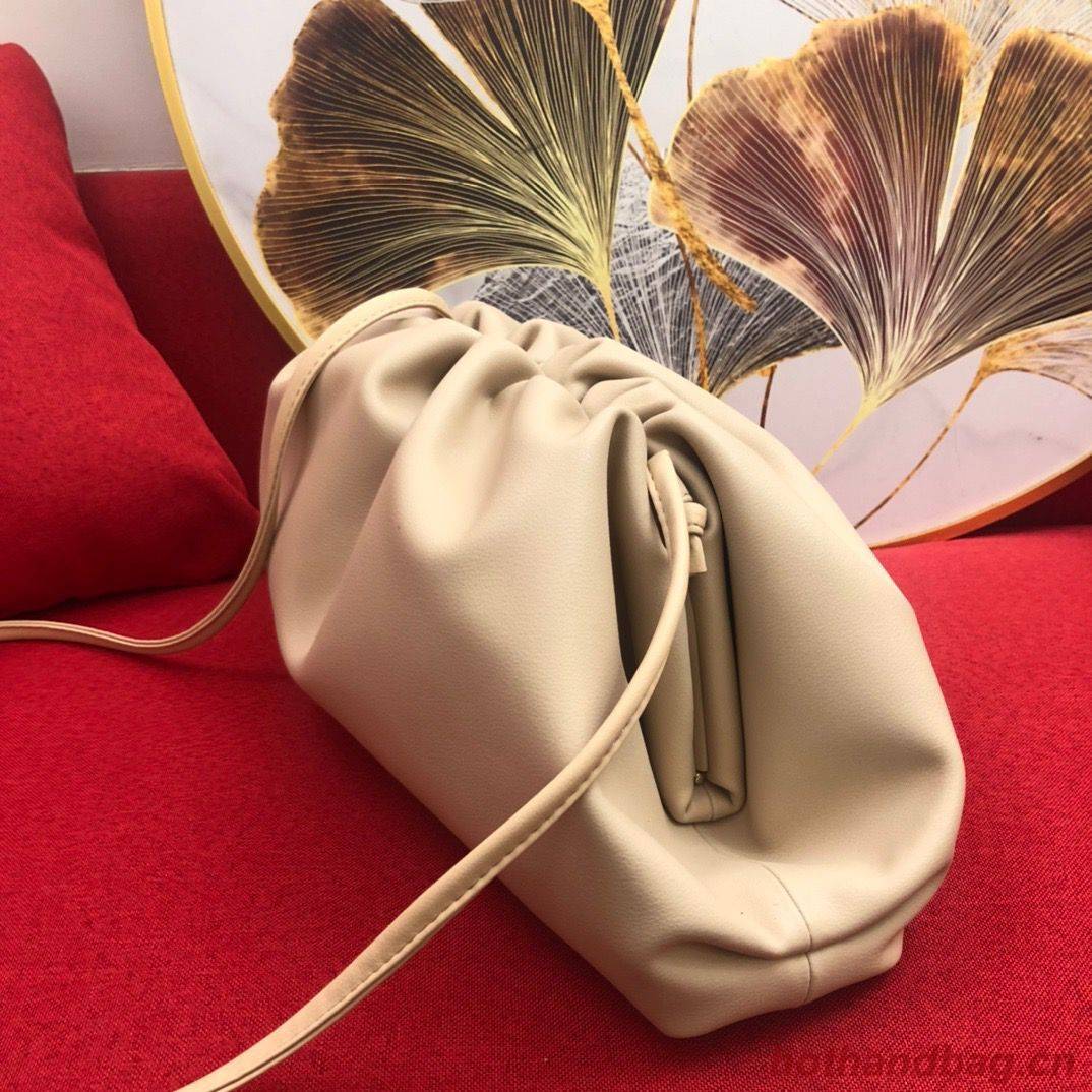 Bottega Veneta Nappa lambskin soft Shoulder Bag 9722 Nude Bottega Veneta Nappa lambskin soft Shoulder Bag 9722 Nude