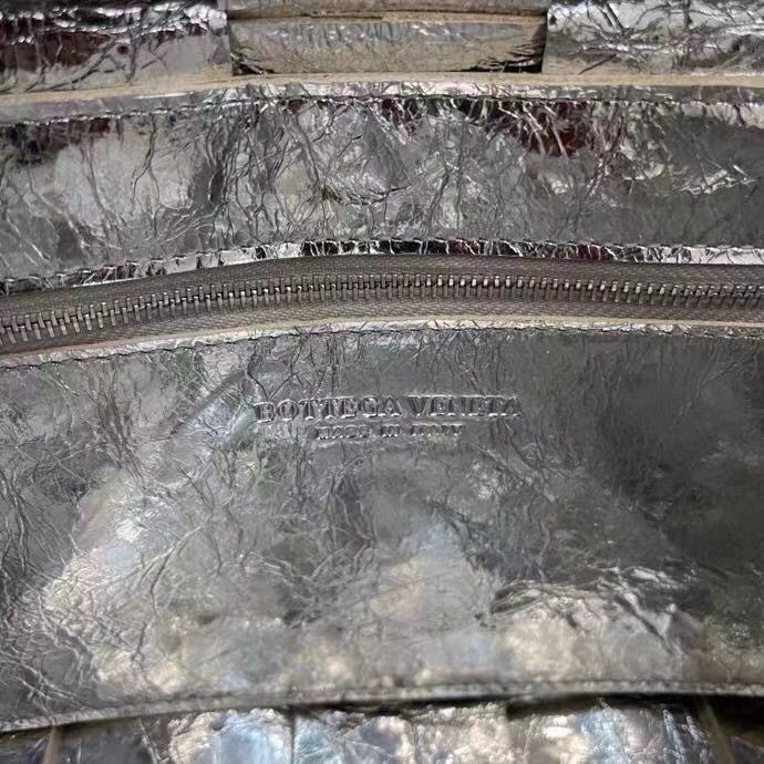 Bottega Veneta CASSETTE Original Leather 666870 Silver Bottega Veneta CASSETTE Original Leather 666870 Silver