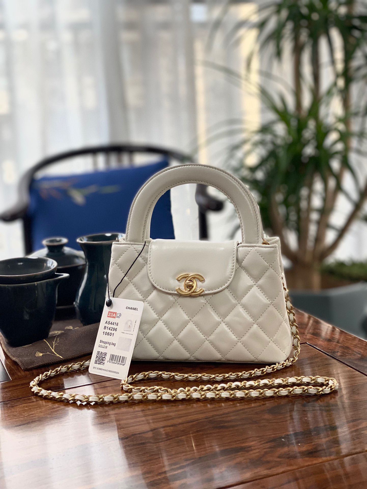Chanel 23k Vintage Kelly Original Leather Top Handle Bag AS4416 White Chanel 23k Vintage Kelly Original Leather Top Handle Bag AS4416 White