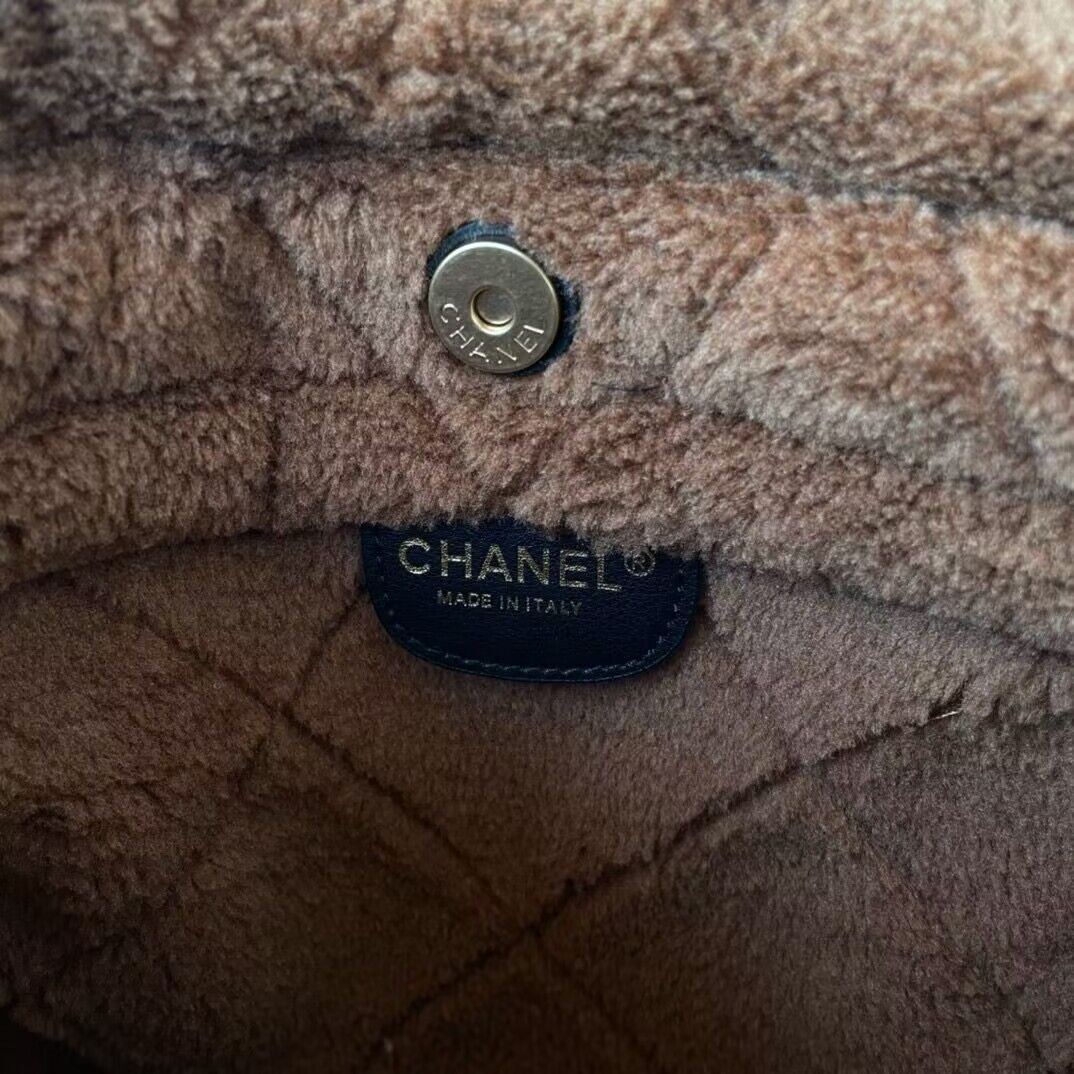 CHANEL 22 HANDBAG Sheepskin & Gold-Tone Metal AS3260 Black&Brown CHANEL 22 HANDBAG Sheepskin & Gold-Tone Metal AS3260 Black&Brown