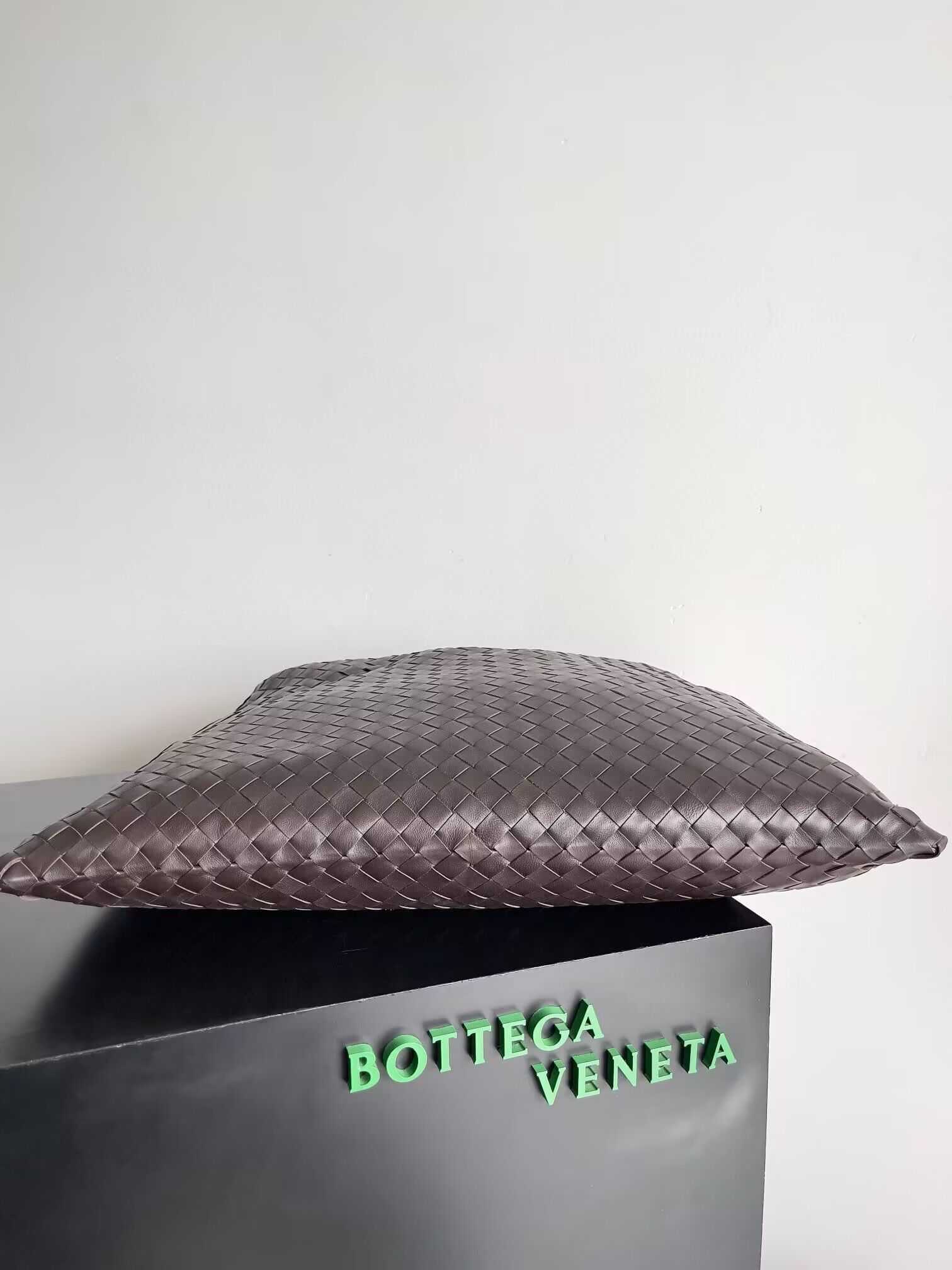 Bottega Veneta Large Hop 763970 dark brown Bottega Veneta Large Hop 763970 dark brown