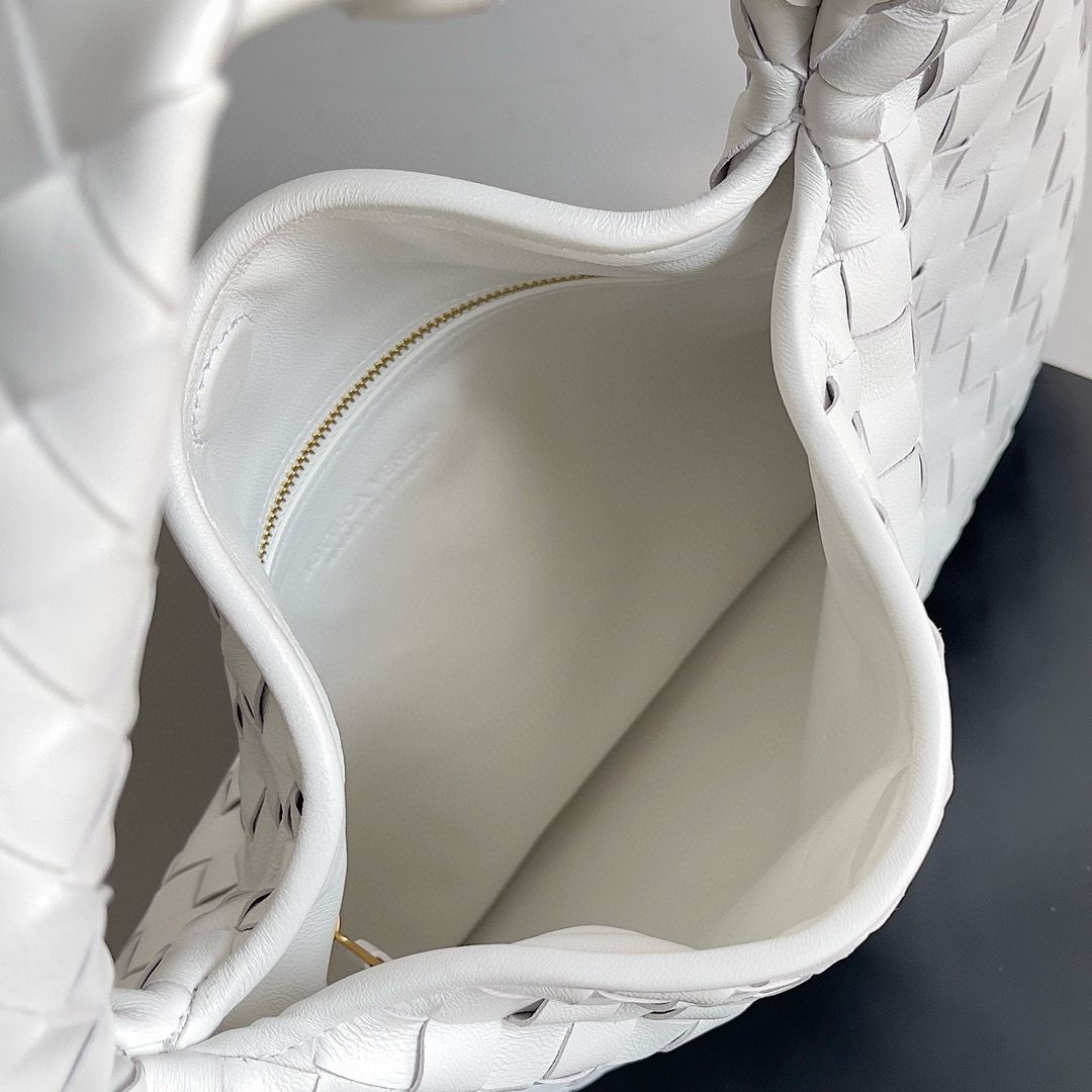 Bottega Veneta Medium Hop Original Leather Bag 763966 White Bottega Veneta Medium Hop Original Leather Bag 763966 White