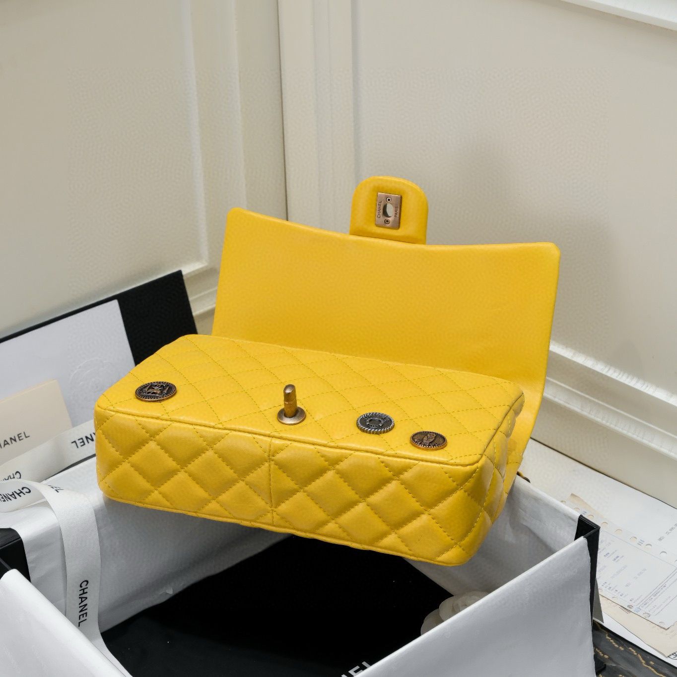 Chanel 2.55 Series Flap Bag Original Sheepskin Leather 92674 Yellow Bronze-Tone Chanel 2.55 Series Flap Bag Original Sheepskin Leather 92674 Yellow Bronze-Tone