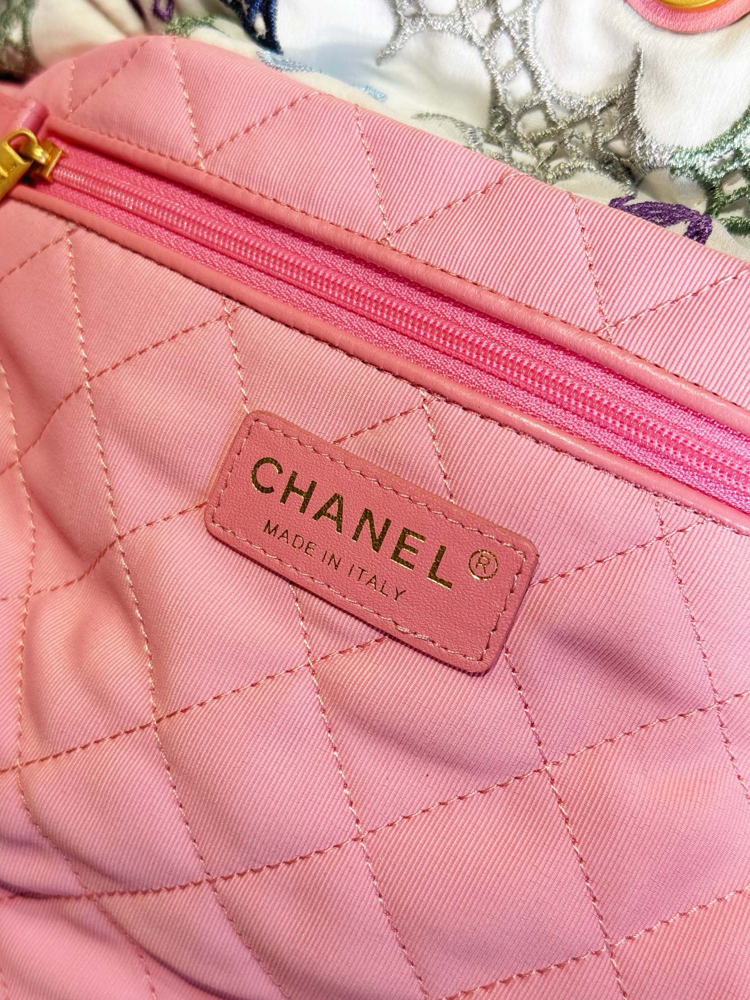 CHANEL 22 SMALL HANDBAG AS3260 Multicolor CHANEL 22 SMALL HANDBAG AS3260 Multicolor