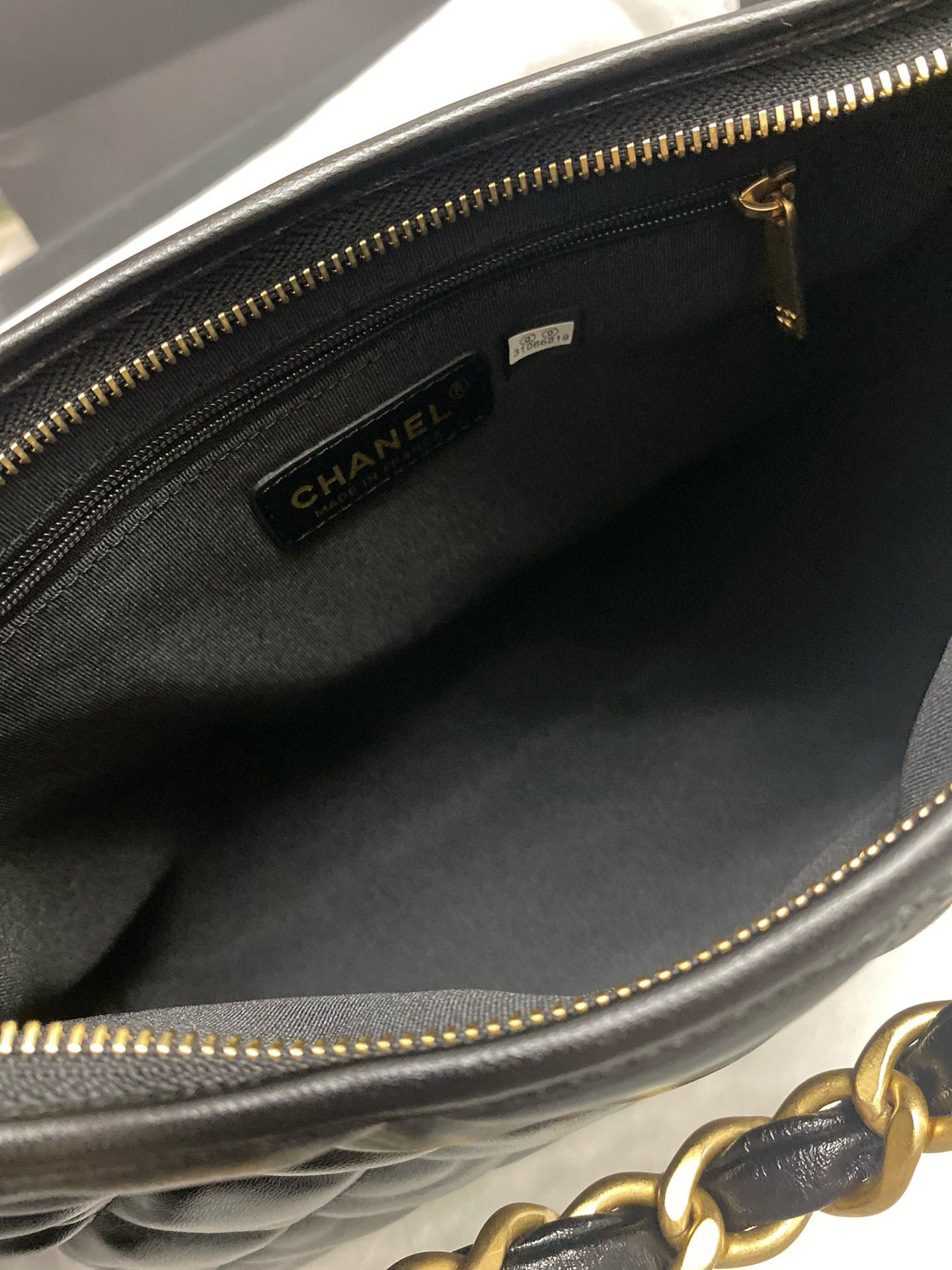 Chanel 24A Original Leather Hobo Bag AS4922 AS4923 Black Chanel 24A Original Leather Hobo Bag AS4922 AS4923 Black