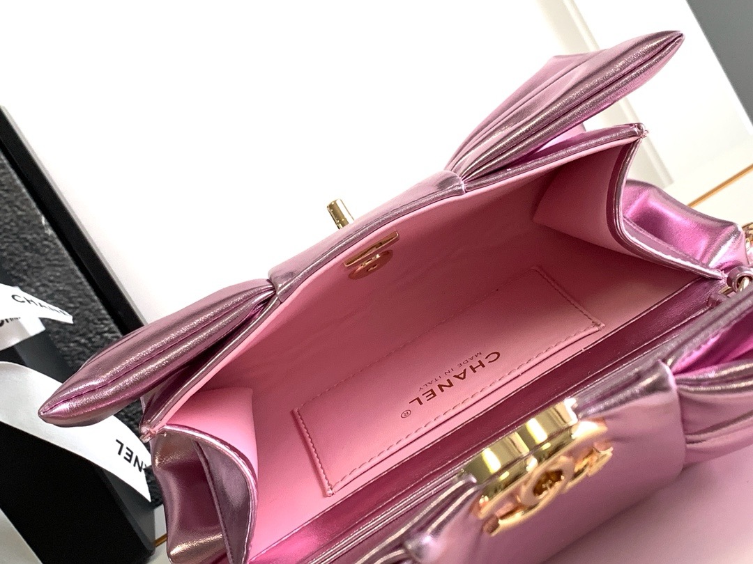 Chanel CLUTCH Metallic Lambskin & gold-Tone Metal AS5129 Pink