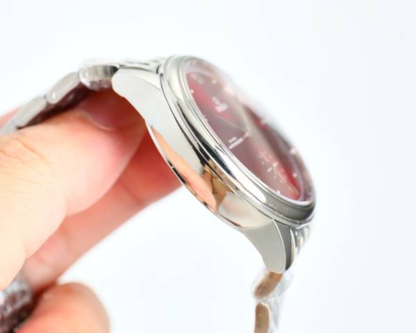 Omega Watch OMW00865