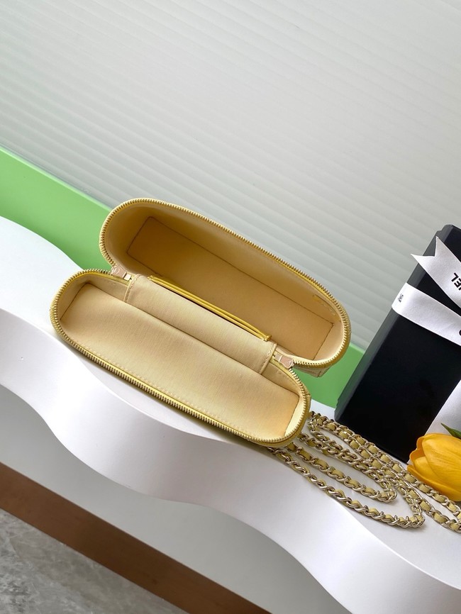 Chanel CLUTCH WITH CHAIN AP4531 yellow