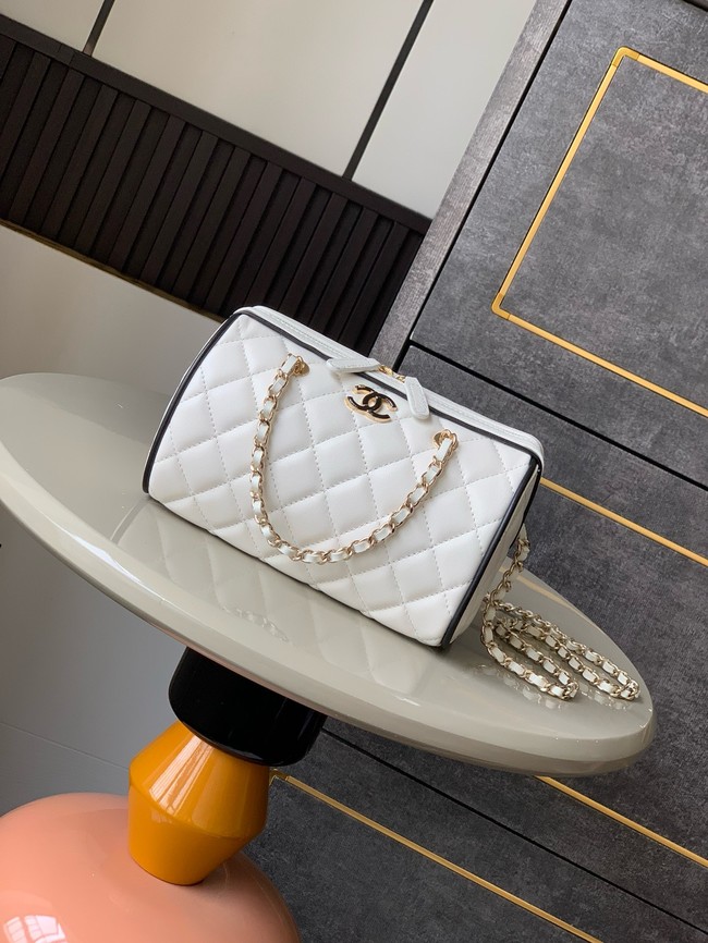 Chanel CLUTCH WITH CHAIN AP4515 White & Black