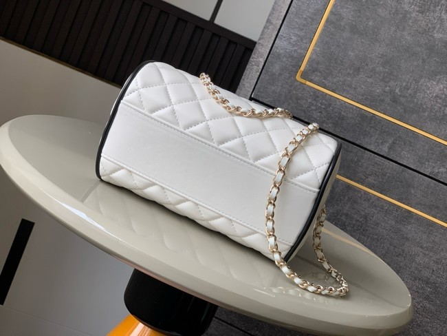 Chanel CLUTCH WITH CHAIN AP4515 White & Black