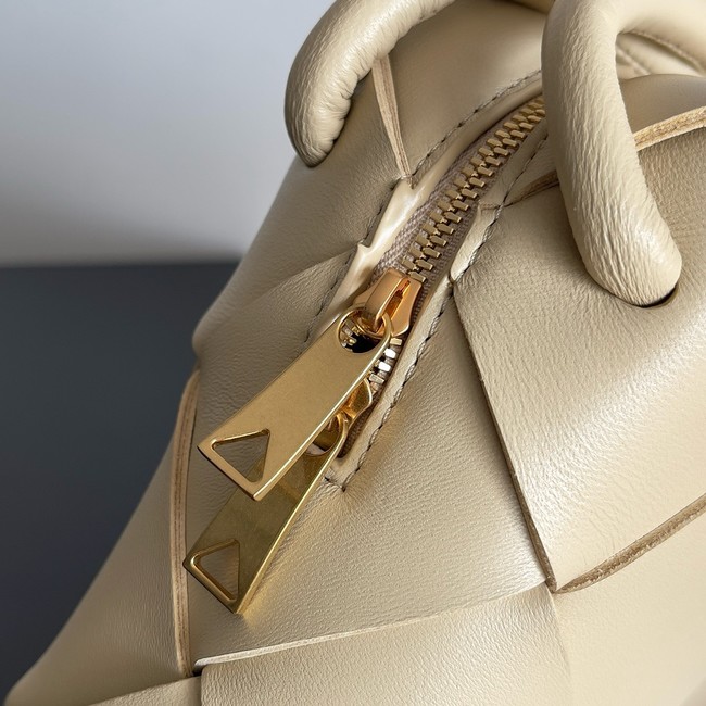 Bottega Veneta Intrecciato Concert Pouch D794258 Cream
