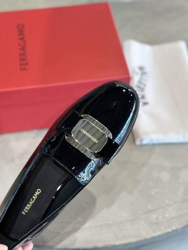 Ferragamo Shoes FMS00093