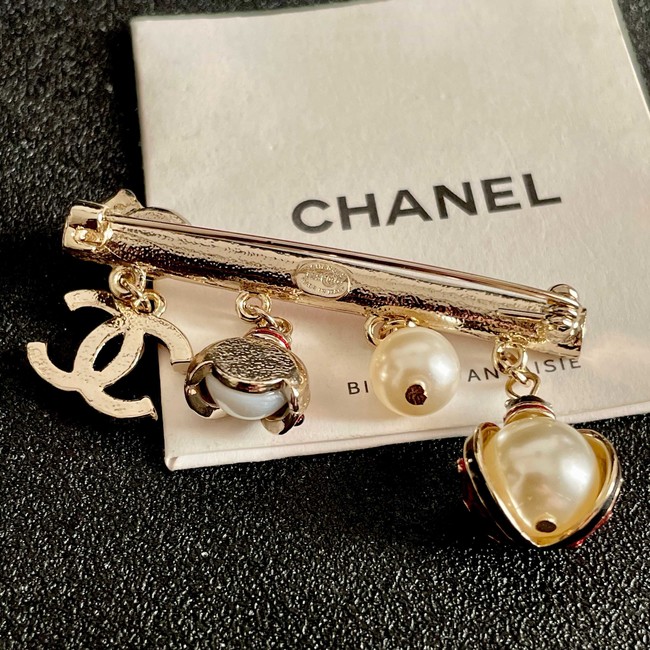 Chanel brooch CE81981