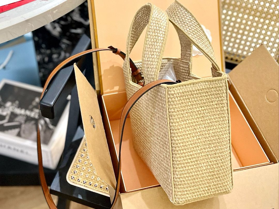 Loewe Anagram Basket Woven Straw Shopping Tote Bag 652399 Beige Loewe Anagram Basket Woven Straw Shopping Tote Bag 652399 Beige