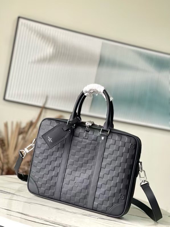Louis Vuitton Porte-Documents Voyage PM N40444 black