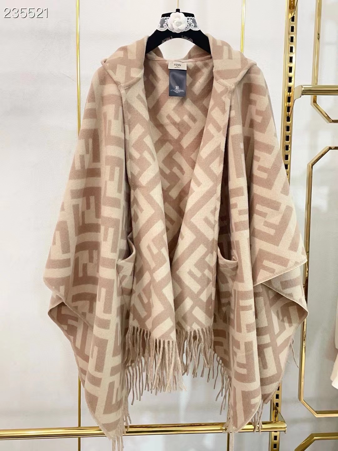 Fendi Cape Double-sided cashmere FDC35917