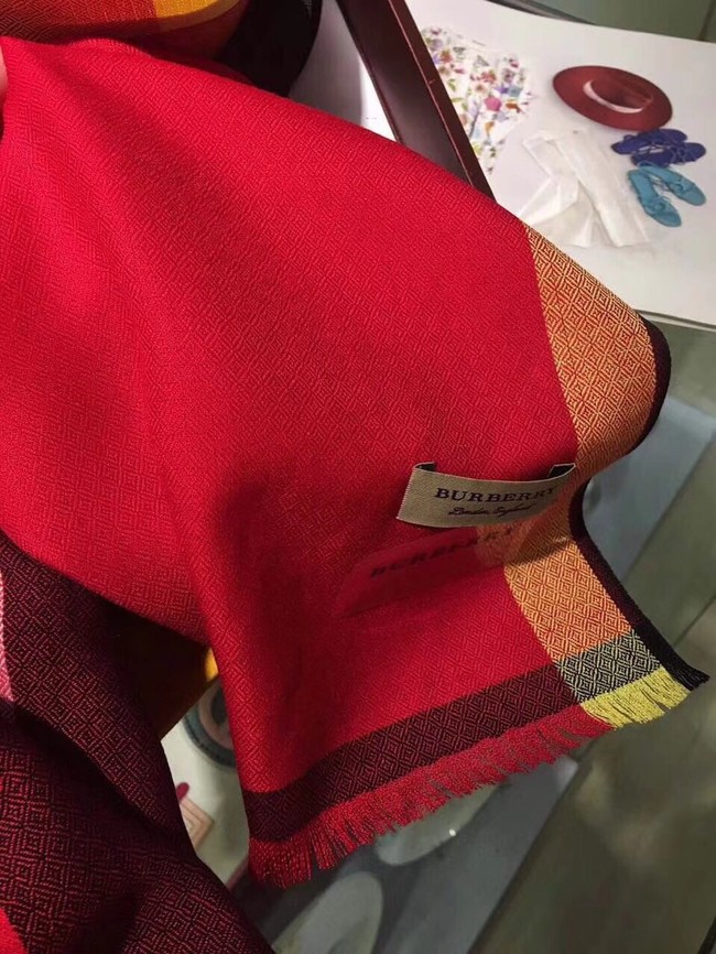 Burberry Shawl Wool Silk and Cotton KY189