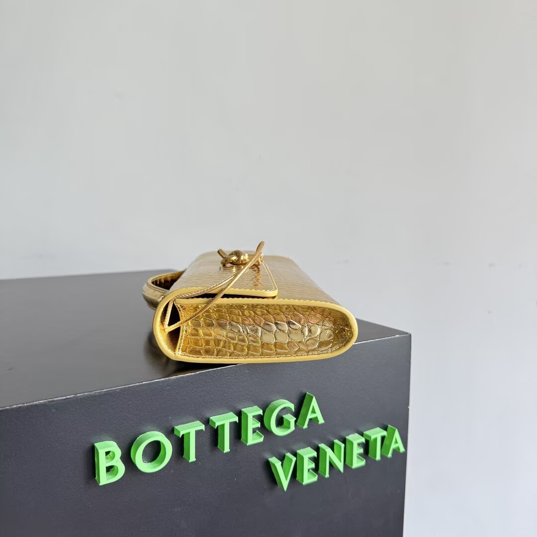 Bottega Veneta Long Clutch Andiamo With Handle alligator leather 741511 Gold