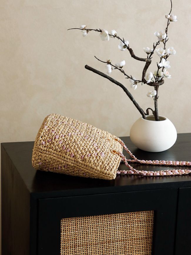 CHANEL Braided Straw Shoulder Bag AS5955 Apricot and pink