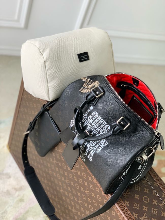 Louis Vuitton RUNWAY Speedy P9 Bandouliere M26180 black