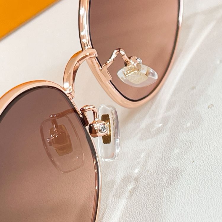 Louis Vuitton Sunglasses LVS00010-1 Louis Vuitton Sunglasses LVS00010-1