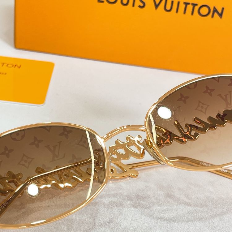 Louis Vuitton Sunglasses LVS00010-1 Louis Vuitton Sunglasses LVS00010-1