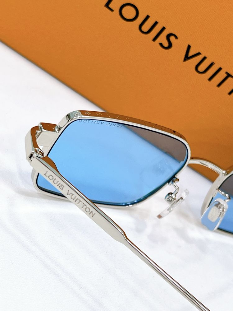 Louis Vuitton Sunglasses LVS00016-3