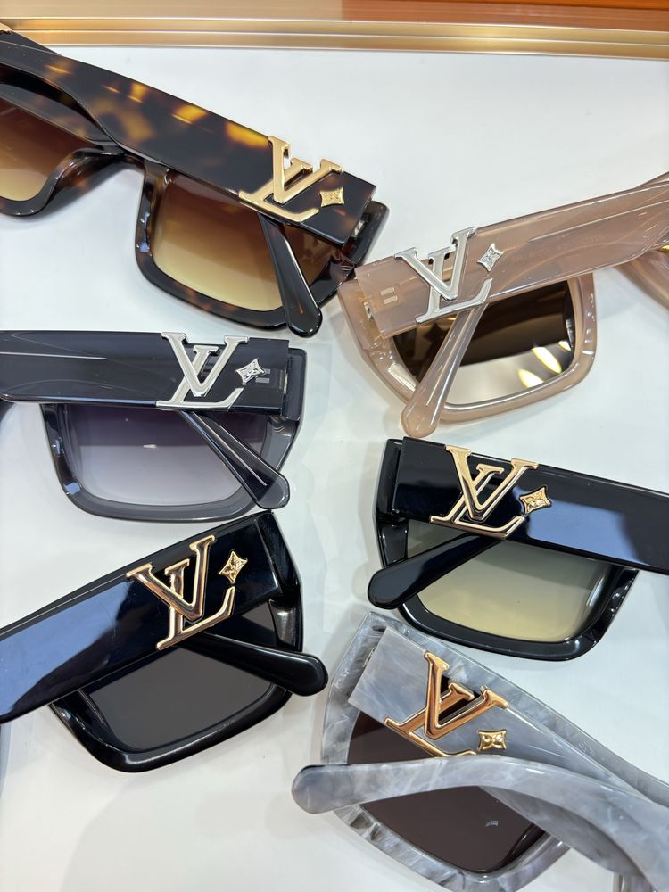Louis Vuitton Sunglasses LVS00025-1