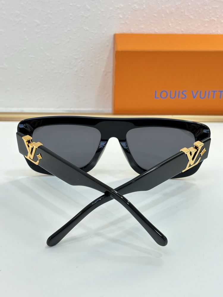 Louis Vuitton Sunglasses LVS00026-1
