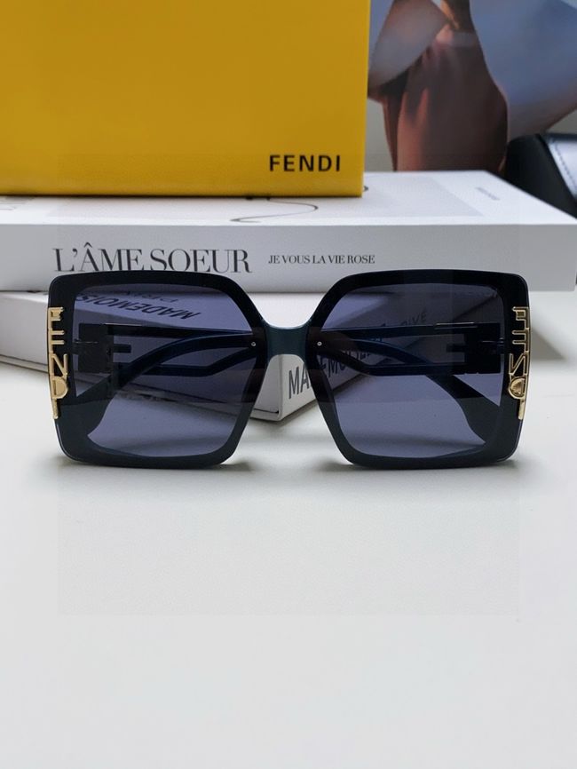 Fendi Sunglasses 821538-2