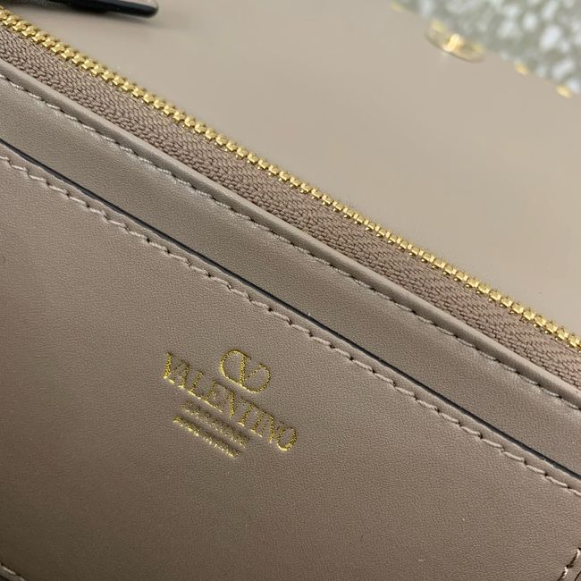 VALENTINO Rockstud calfskin chain bag SHI098 gray VALENTINO Rockstud calfskin chain bag SHI098 gray