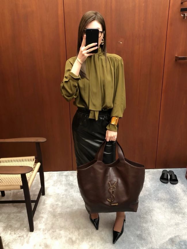 Yves Saint Laurent ICARE Medium 858191 dark brown Yves Saint Laurent ICARE Medium 858191 dark brown