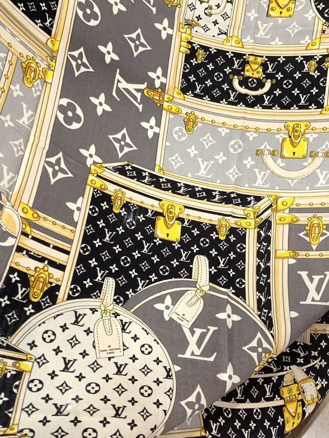 Louis Vuitton Monogram Shine Shawl M98771-3
