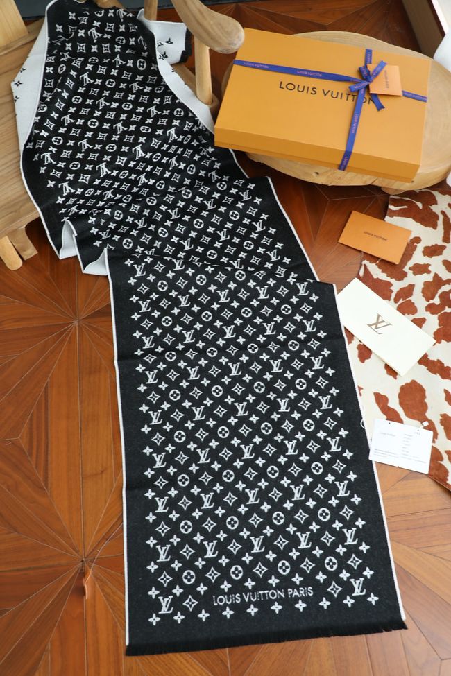Louis Vuitton New Forevergram Scarf M9A253-1 Louis Vuitton New Forevergram Scarf M9A253-1