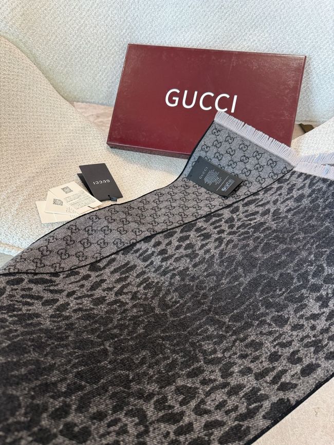 Gucci Reversible Cashmere scarf A005HK-2 Gucci Reversible Cashmere scarf A005HK-2