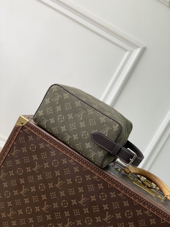 Louis Vuitton Locker Dopp Kit M2A666 Khaki Green Louis Vuitton Locker Dopp Kit M2A666 Khaki Green