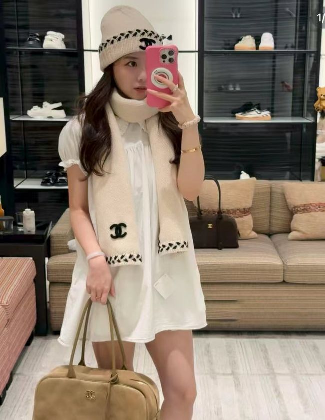 Chanel Cashmere Scarf&Hat AAC073-2