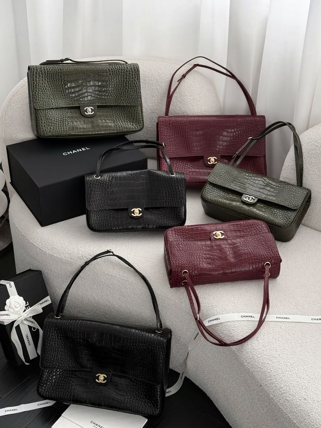 Chanel Crocodile Embossed Maxi Flapbag Calfskin AS6233 Black Chanel Crocodile Embossed Maxi Flapbag Calfskin AS6233 Black