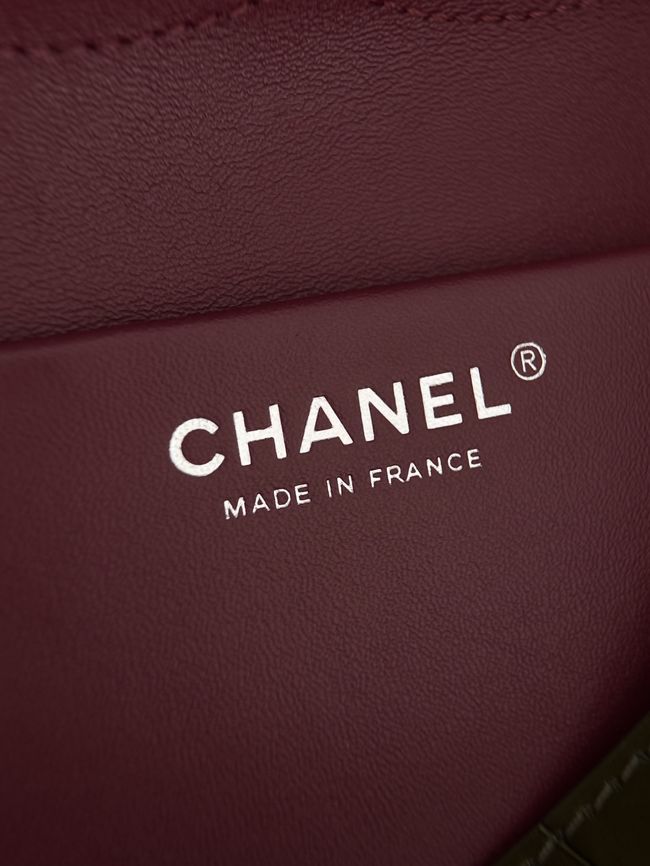 Chanel Crocodile Embossed Maxi Flapbag Calfskin AS6233 dark green Chanel Crocodile Embossed Maxi Flapbag Calfskin AS6233 dark green