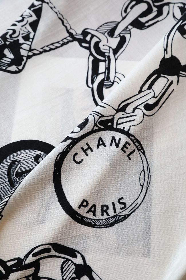 Chanel Wool and Silk Shawl AAC492-4