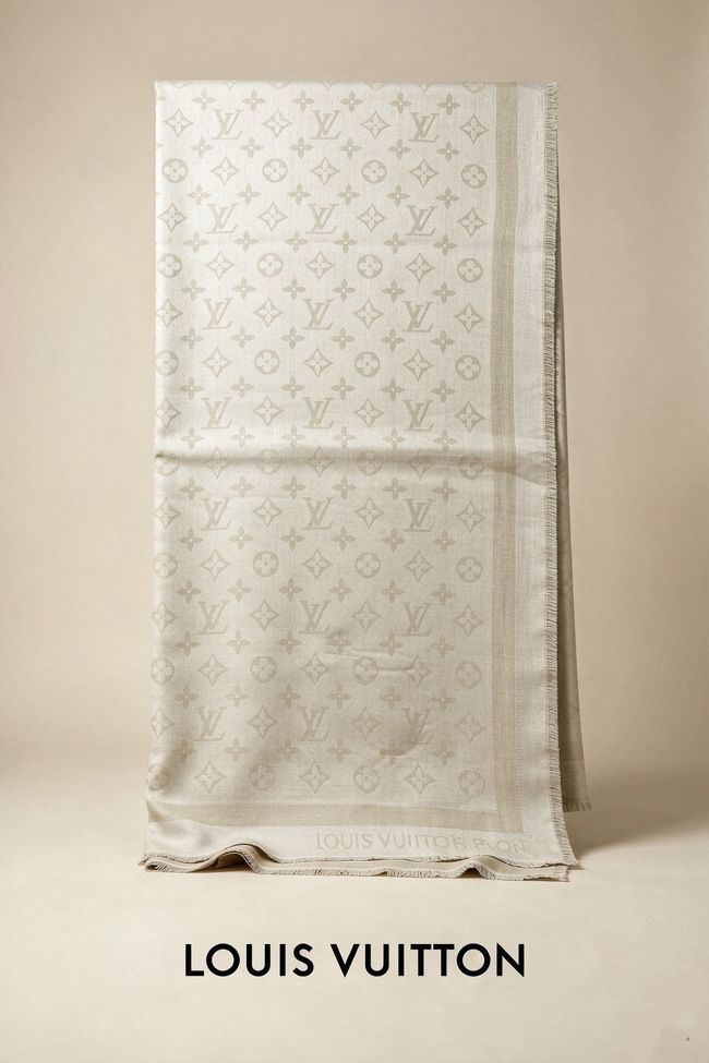 Louis Vuitton Monogram Shine Shawl M9A256-4 Louis Vuitton Monogram Shine Shawl M9A256-4