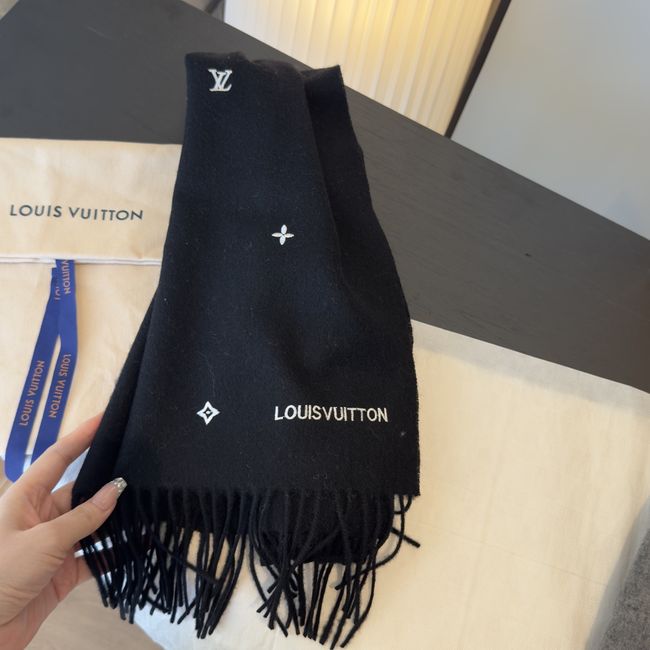 Louis Vuitton New Forevergram Scarf M9A255-2 Louis Vuitton New Forevergram Scarf M9A255-2