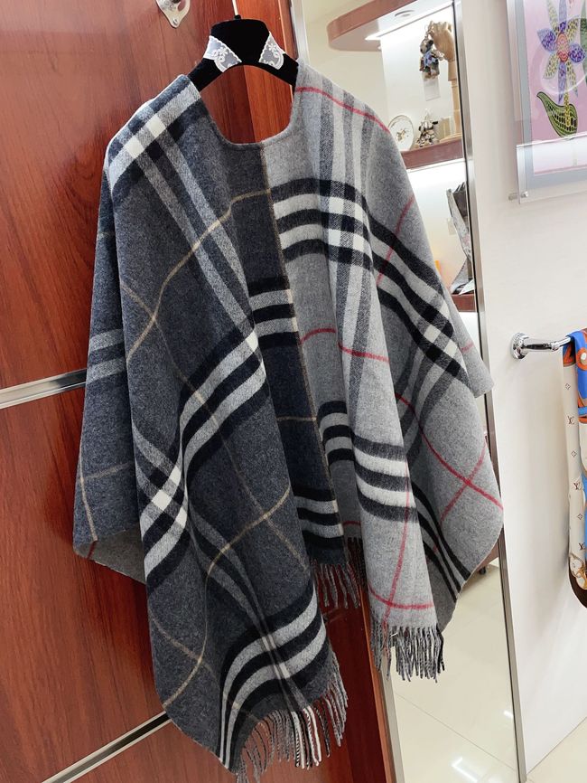 Burberry Cashmere cape BU0032-1 Burberry Cashmere cape BU0032-1