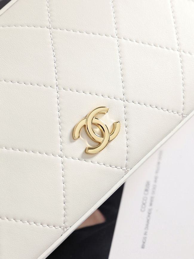 CHANEL Hobo Bag AS6640 WHITE CHANEL Hobo Bag AS6640 WHITE