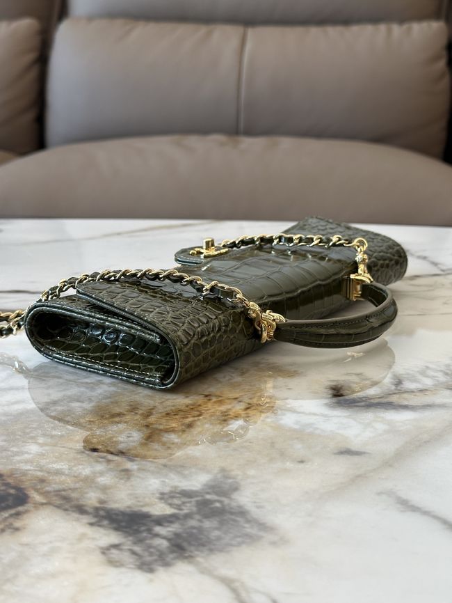 Chanel Clutch with chain Crocodile Embossed AP5280 green