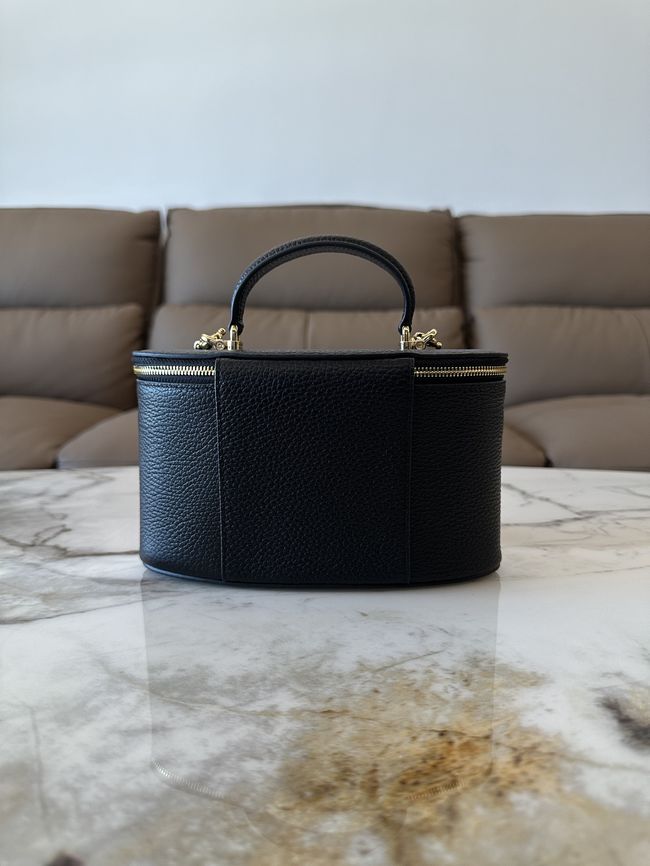 Chanel Vanity with Chain AP5574 black
